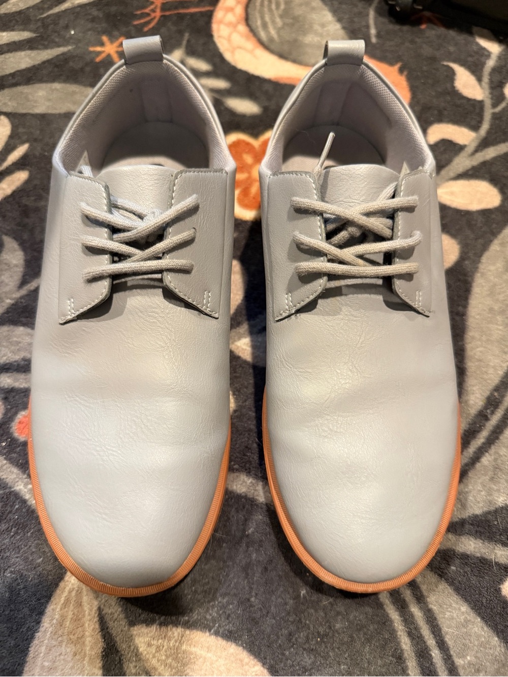 Casual Lace-Up Shoes in Light Gray with Brown Sole
